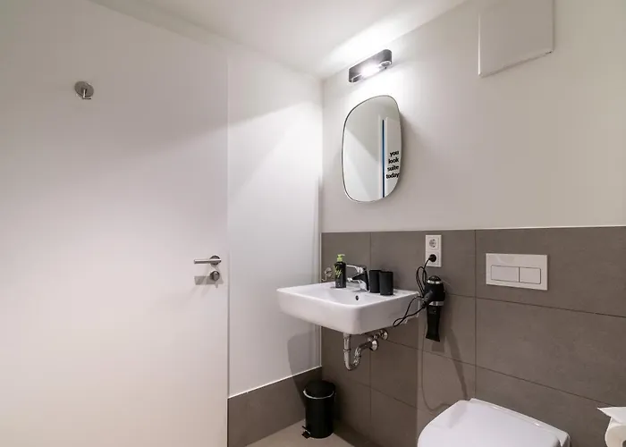 Aparthotel Limehome 3*